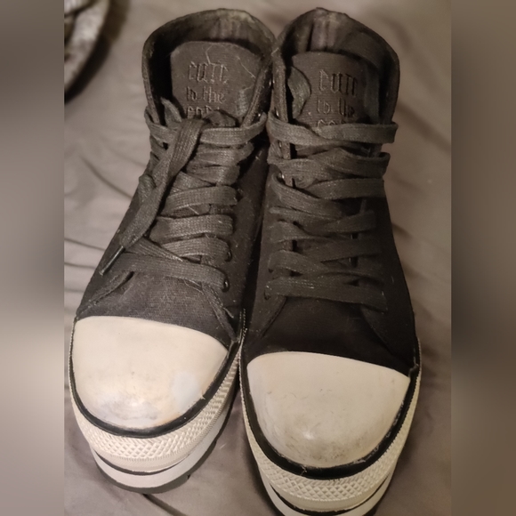 Cute to the Core by YRU Elevation Black High-Top Hot Topic - Picture 4 of 4
